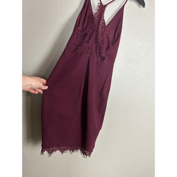 ASTR THE LABEL x REVOLVE Burgundy Peeking Lace Bodycon Midi Dress Size Medium - Picture 7 of 9